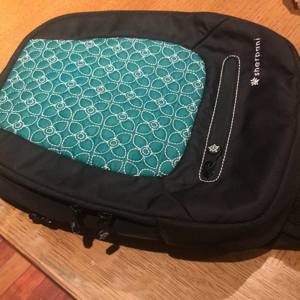 Sherpani Tablet Backpack Dark Teal accent